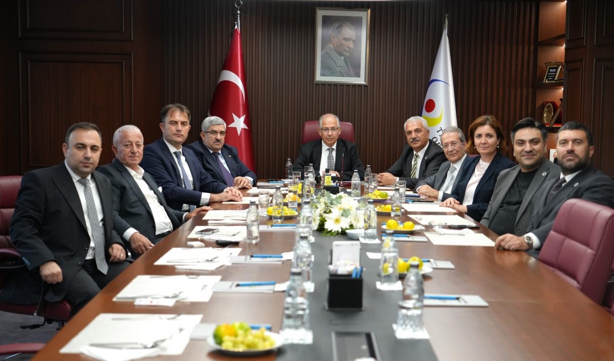 GEBZE TİCARET ODASI, KOCAELİ ÜNİVERSİTESİ TEKNOPARK YÖNETİM KURULU TOPLANTISI’NA  EV SAHİPLİĞİ YAPTI