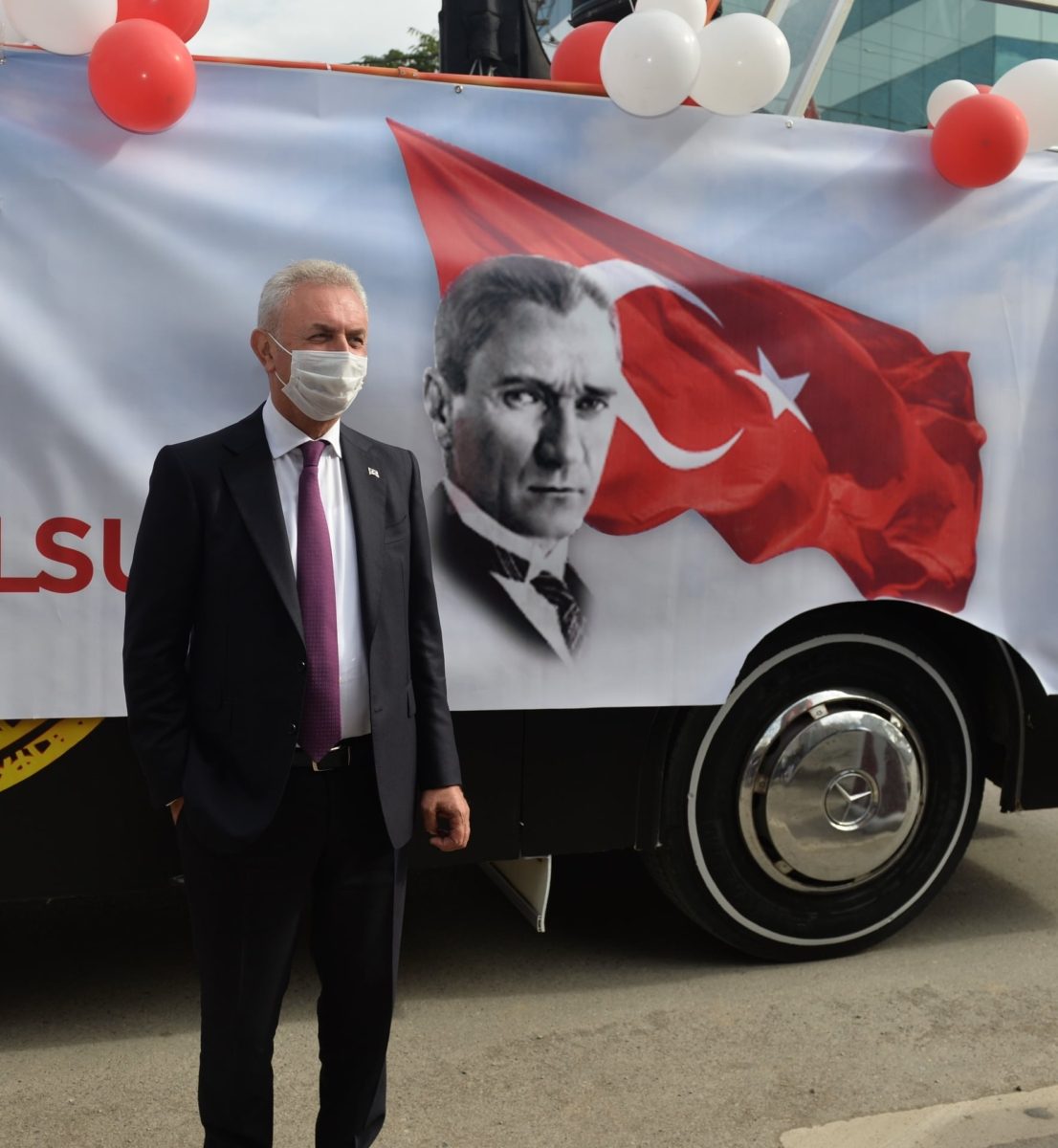 29 Ekim Cumhuriyet Otobüsümüz Caddelerimizdeydi