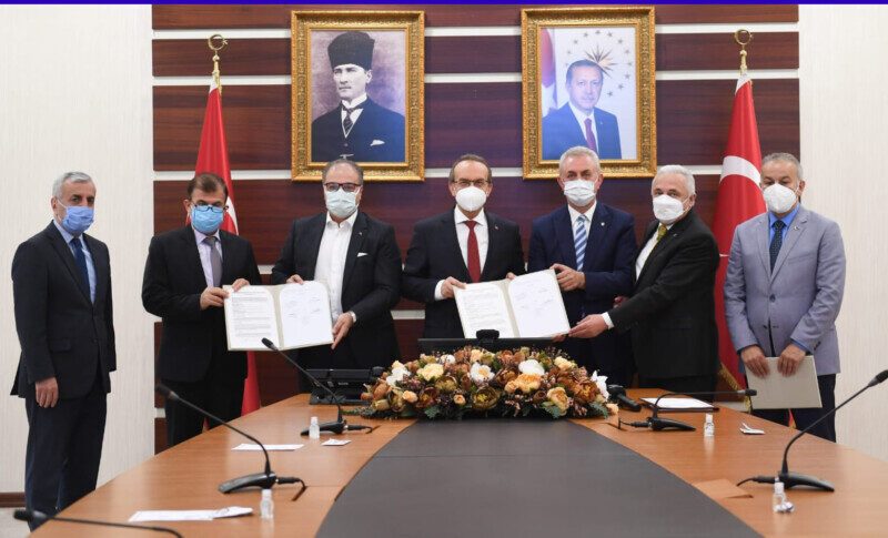 ASELSAN, Gebze Ticaret Odası ve GOSB ortak projesi olarak başlatılan, Mesleki ve Teknik Anadolu Lisesi için imzalar atıldı.