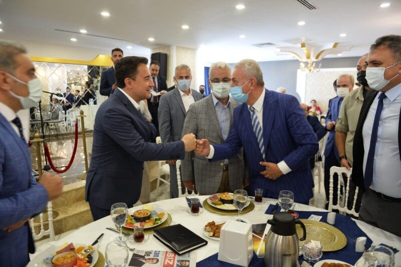 DEVA Partisi Genel Başkanı Ali Babacan ile bölge Oda Başkanlarımızla birlikte bir araya geldik.