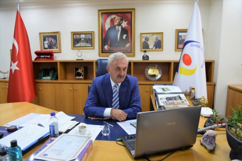 Hazine ve Maliye Bakanımız Sn. Lütfi Elvan’ın katılımlarıyla gerçekleşecek olan "Müşterek Ticaret Odaları Konsey Toplantısı" öncesi Yönetim Kurulu Başkanımız Nail Çiler; Oda Başkanlarımız ile bir araya gelerek, Sn. Bakanımıza iletilmek üzere iş dünyamızın