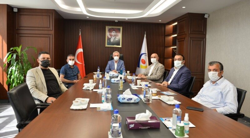 Gebze Oto Galericiler Derneği Başkanı Celal Çelikbilek ve yönetimi, Yönetim Kurulu Başkanımız Nail Çiler’i ziyaret etti
