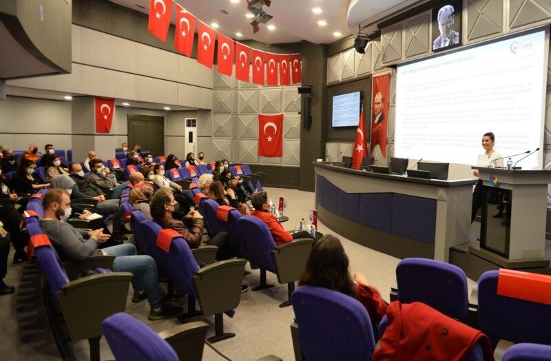 İş Hayatında İletişim Becerileri ve Etkili Dinleme Teknikleri