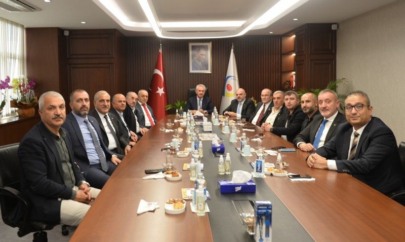 Gebze Şoförler ve Otomobilciler Esnaf Odası Başkanı Sn. Necati Kaya ve yönetimi Odamızı Ziyaret Etti.