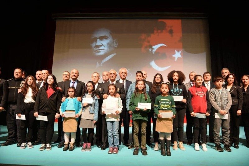 Kaymakamlığımız tarafından 10 Kasım ATATÜRK’ü Anma Günü sebebiyle düzenlenen törene katıldık