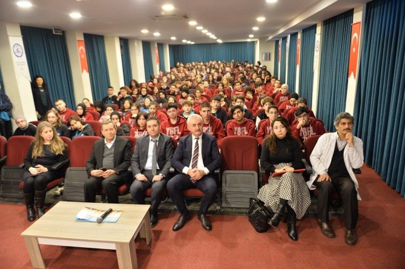 Yücel Boru Fen Lisesi Kariyer Günlerine Yönetim Kurulu Başkanımız Sn. Nail ÇİLER’in katıldı