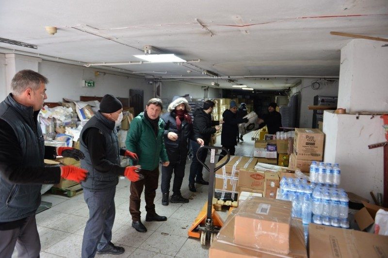 Deprem Bölgsi İhtiyaçlarını  göndermeye devam ediyoruz