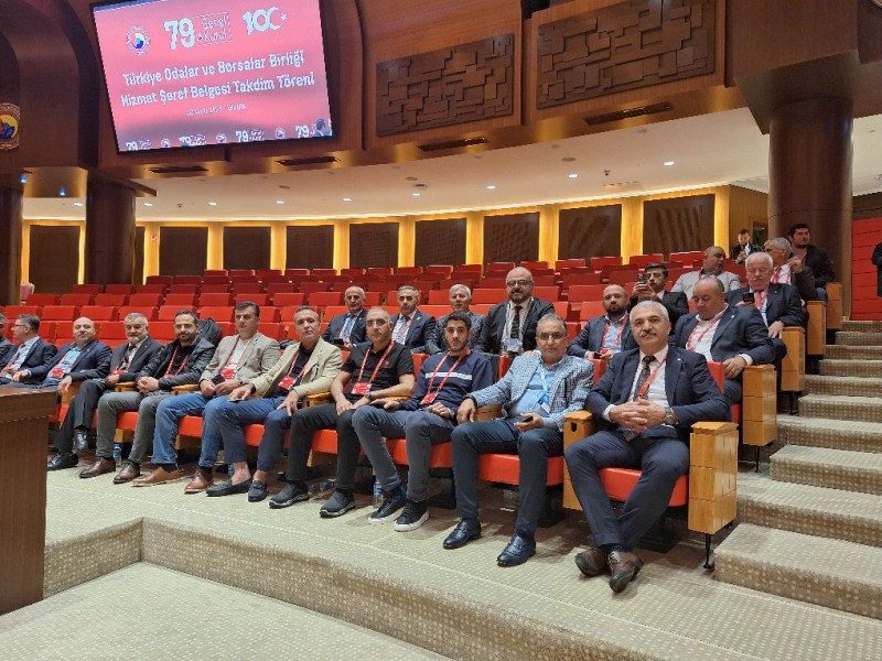 Türkiye Odalar ve Borsalar Birliği Hizmet Şeref Belgesi Takdim Törenindeyiz...
