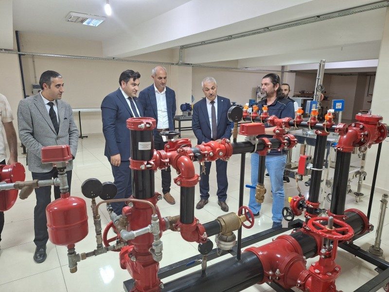 TMMOB Makine Mühendisleri Odası Uygulamalı Eğitim Merkezini ziyaret ederek; verilen hizmetlerle ilgili bilgi aldık
