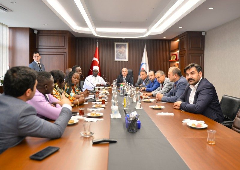 Batı Afrika Ülkesi Benin Cumhuriyeti İş İnsanları ve akademisyenlerden oluşan heyeti Odamız da ağırladık