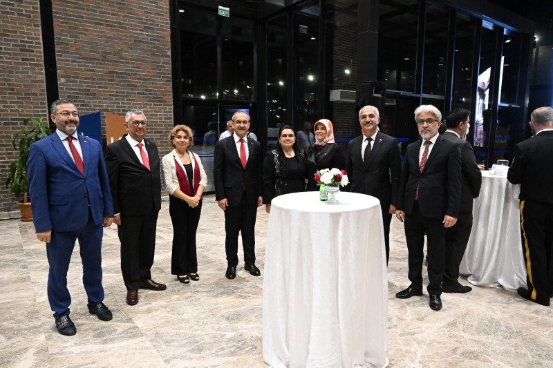 Cumhuriyetin 100. yıl dönümü dolayısıyla Kocaeli Kongre Merkezi'nde düzenlenen, Cumhuriyetin 100. yıl dönümü resepsiyon programına Katıldık