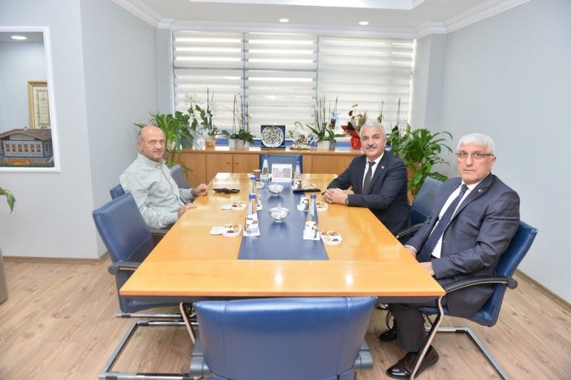 Geçmiş dönem Milli Savunma Bakanı ve Başbakan Yardımcısı Sn. Fikri Işık Odamıza Ziyarette Bulundu