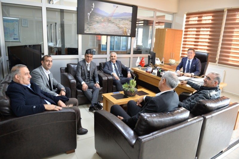 Dilovası Tapu Müdürü Sn. Rafet Arıbaş’a iadeyi ziyarette bulunduk