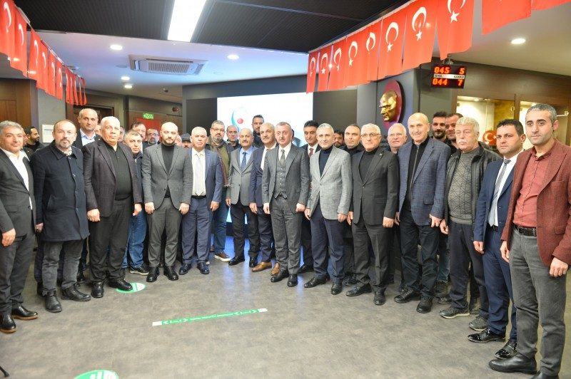 Kocaeli Büyükşehir Belediyesi Başkanı Sn. Tahir BÜYÜKAKIN odamızı Ziyaret Etti.