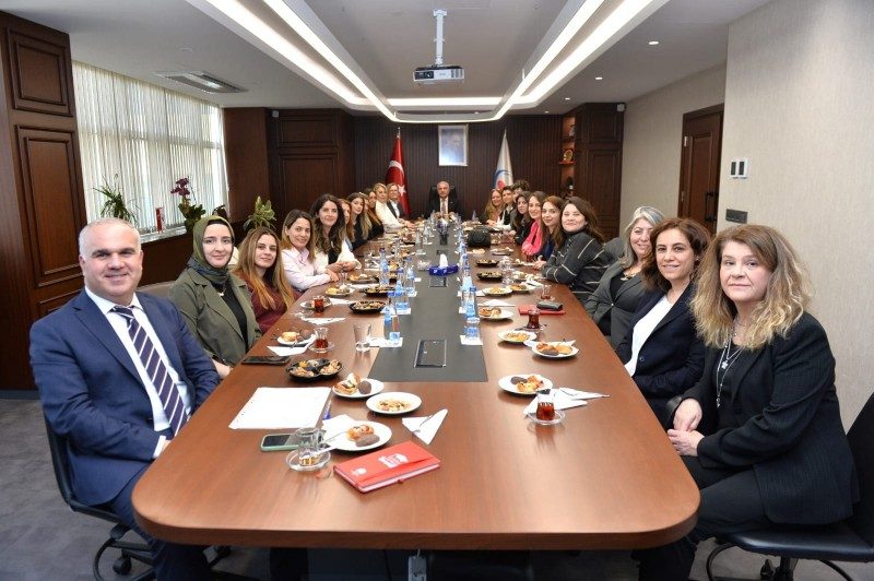 TOBB Kocaeli Kadın Girişimciler Kurulu Yetkilileri Odamızı Ziyaret Etti.