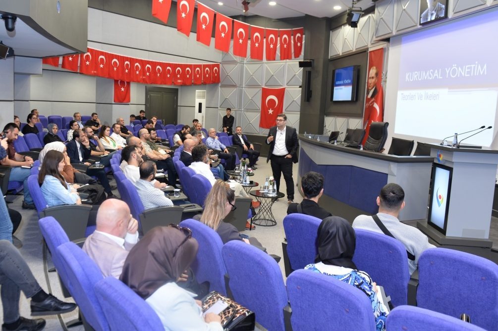 Aile Şirketlerinde Kurumsallık Konulu Üye Gelişim Programımızın İkinci Eğitimi Odamızda Gerçekleştirildi