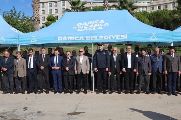 Darıca’da düzenlenen Muhtarlar Günü çelenk sunma programına katıldık