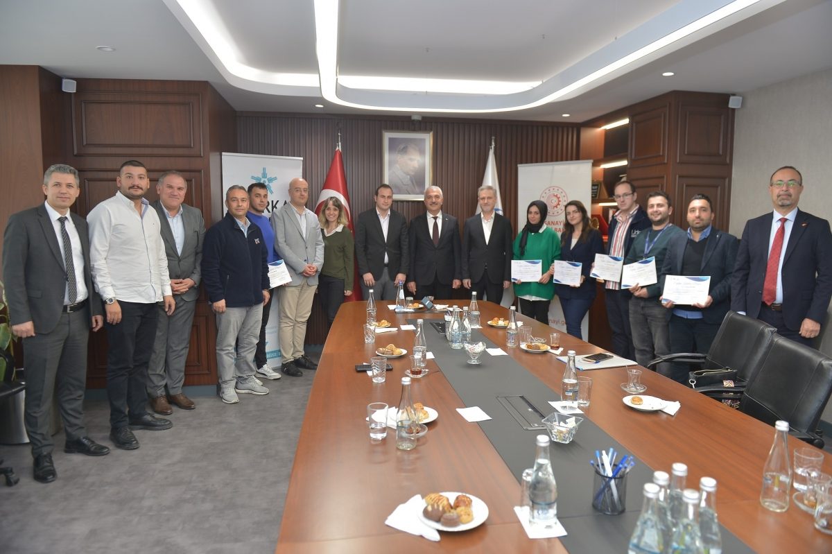 ÜYELERİMİZİN  YALIN DÖNÜŞÜM PROGRAMLARI İLE VERİMLİLİĞİNİ ARTIRMAYI HEDEFLİYORUZ