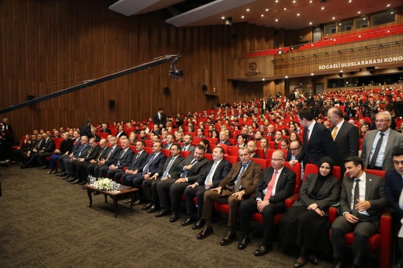 “Türkiye Yüzyılında Sanayi ve Teknoloji” ana temasıyla düzenlenen Kent Ekonomileri Zirvesi Kocaeli programına Katıldık
