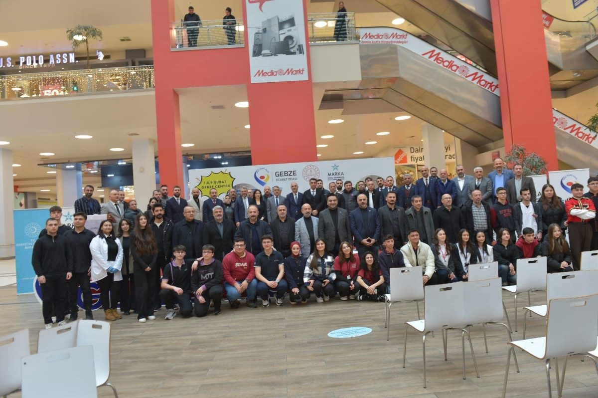 Mesleki Eğitimi Özendirme Projesi kapsamında Gebze Center AVM'de "Yeteneğini Keşfet Meslek Sahibi Ol" etkinliğimizin açılışını yoğun bir katılımla gerçekleştirdik