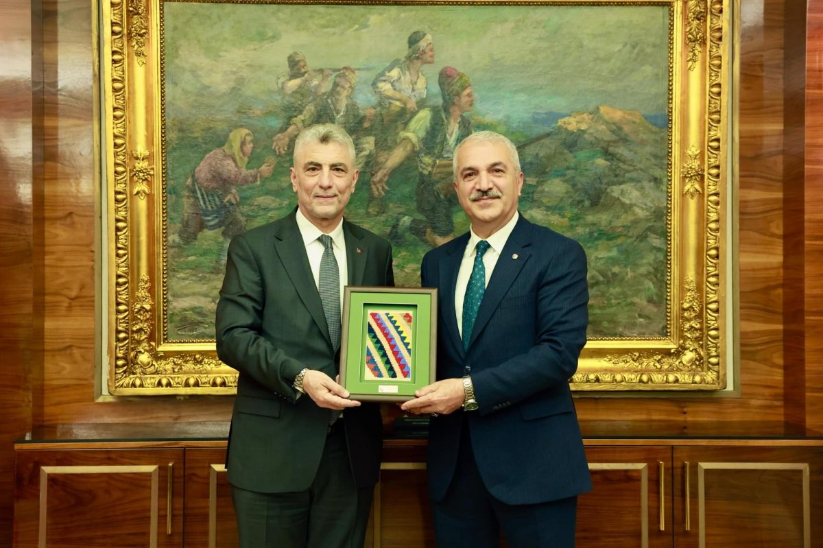 Ticaret Bakanımız Sn. Prof. Dr. Ömer Bolat’ı Makamında Ziyaret Ettik.