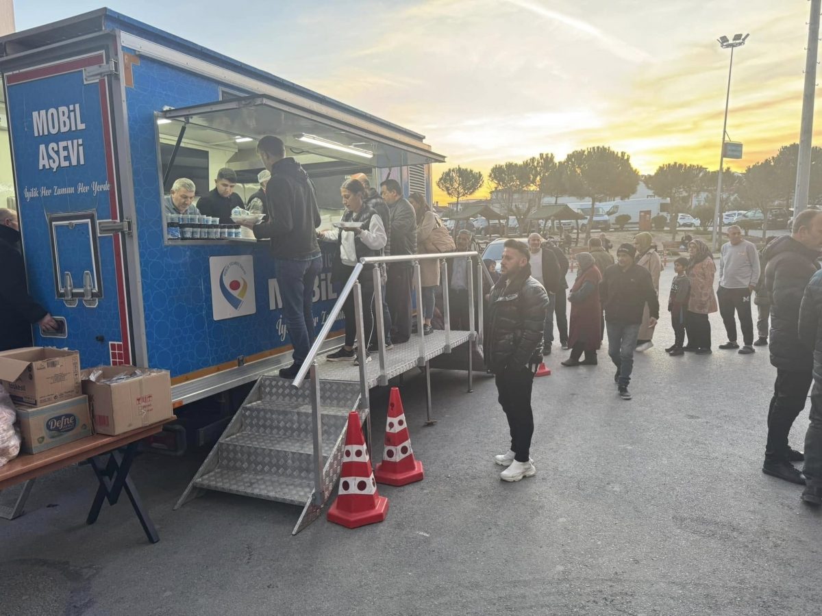 DARICA FARABİ EĞİTİM VE ARAŞTIRMA HASTANESİ'NDE MOBİL AŞ EVİMİZ İLE HASTA VE SAĞLIK ÇALIŞANLARI İÇİN İFTAR PROGRAMI GERÇEKLEŞTİRDİK