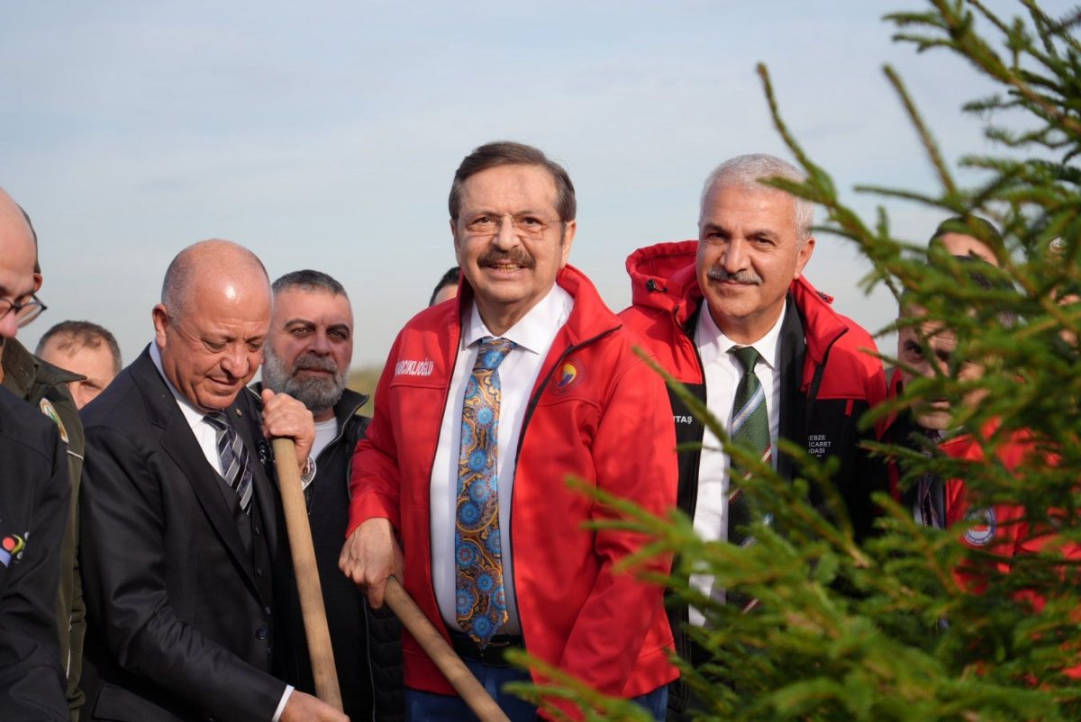 RİFAT HİSARCIKLIOĞLU’NDAN GEBZE’YE YEŞİL DOKUNUŞ