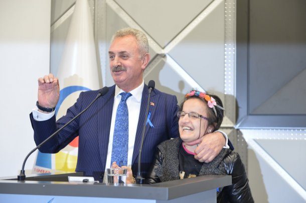 2 Nisan Otizm Farkındalık Günü Resim Sergisi