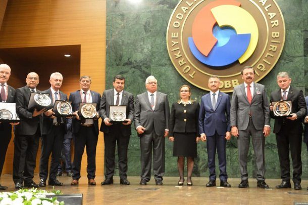 <div>önetim Kurulu Başkanımız Sn. Nail Çiler'e,10 yıldan beri TOBB Delegesi olarak vermiş olduğu başarılı hizmetlerinden dolayı, TOBB 75. Genel Kurul Hizmet Şeref Plaketi takdim edildi</div>