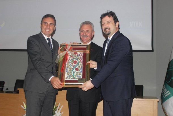 <div>Türkiye'nin en hızlı büyüyen 100 firması programı ödül töreni</div>