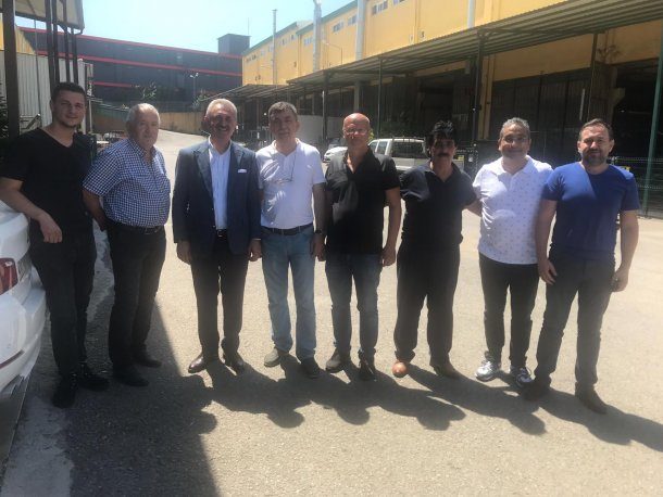 <div>Yönetim Kurulu Başkanımız Nail ÇİLER, Darıca Küçük Sanayi Sitesi Başkanı Yılmaz SERÇE' yi ziyaret etti.</div>
