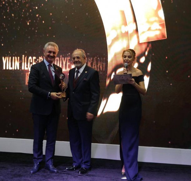 Yönetim Kurulu Başkanımız NAİL ÇİLER, Yılın En Başarılı Ticaret Odası Başkanı Ödülünü Aldı.