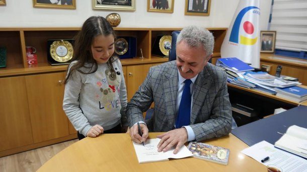 Eşrefbey İlköğretim Okulu, 4/C Sınıfı öğrencisi İpek Özensoy, Başkanımızı Ziyaret Etti.