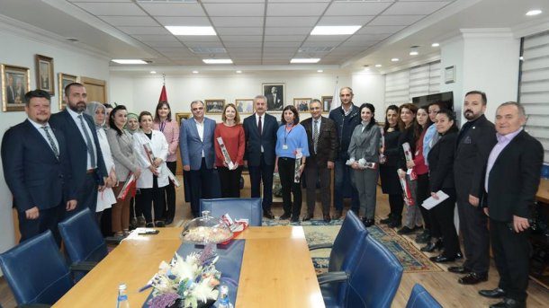 <div>Yönetim Kurulu Başkanımız NAİL ÇİLER, Oda personelimizin "8 MART KADINLAR GÜNÜ"nü kutladı.</div>
