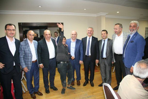 <div>İstanbul Ticaret Borsası Yönetim Kurulu Başkanı Sn Ali Kopuz, Darıca Kaymakamı Sn. Ömer Karaman'ın ve bölge protokolümüzün katıldığı iftarımızda Suriyeli vatandaşlarımızla biraraya geldik.</div>