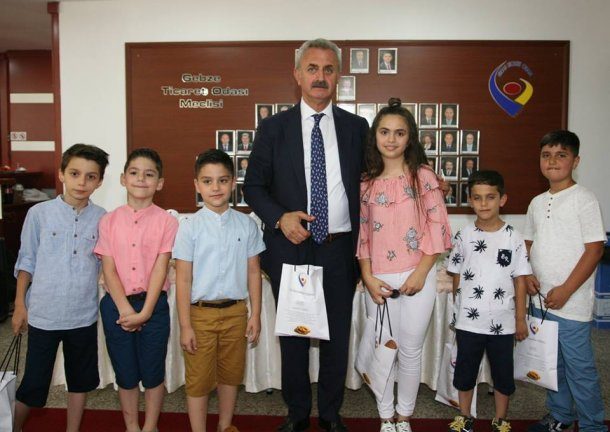 <div>Ramazan Ayı ardından Bayrama kavuşmanın mutluluğunu, Başkanımız Nail Çiler öncülüğündeki Geleneksel Bayramlaşma Töreni'mize katılan misafirlerimizle paylaştık.</div>