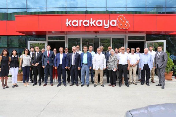 <div>Yönetim Kurulu Başkanımız Sn. Nail ÇİLER, GOSB da faaliyet gösteren sanayicileri ziyaret programında bu ay, Karakaya 86 Kataforez Kaplama Ltd. Şti'yi ziyaret etti.</div>