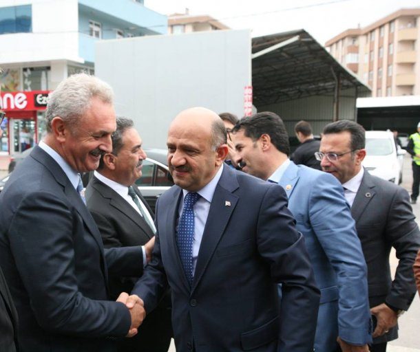 <div>Başbakan Yardımcımız Sn. Fikri IŞIK'ın onurlandırdığı Eylül Ayı Müşterek Meslek Komite ve Meclis Toplantımızda, Odamız işbirliğinde Çayırova'ya kazandırılacak Türk Kızılay binasının protokolünü imzaladık.</div>