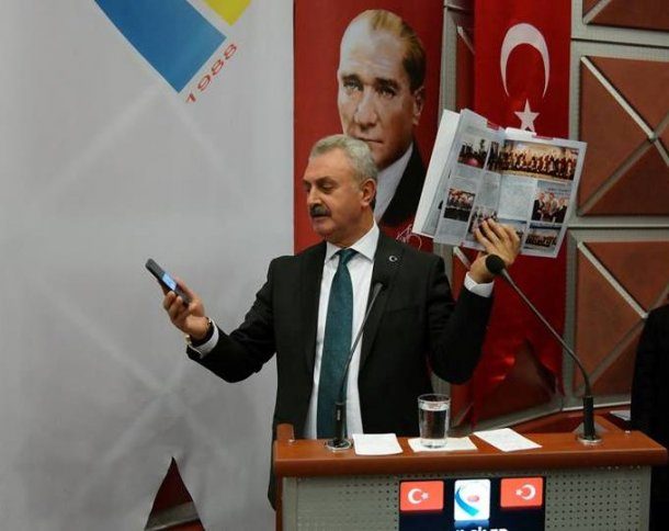 <div>İlklere imza atan Odamız, yılın ilk Meclis Toplantısı'nda, 2016 yılı faaliyetlerini biraraya topladığı"İnteraktif Faaliyet Raporu kitapçığını tanıttı.</div>