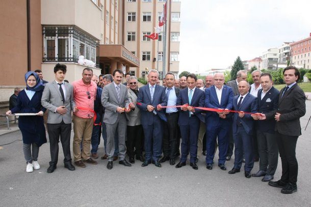 <div>GTO Vakfı Mesleki ve Teknik Anadolu Lisesi'nde  gerçekleşen Tübitak Bilim Fuarı'nın açılışını, Başkanımız Nail Çiler gerçekleştirdi.</div>