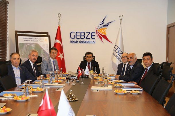 <div>Başkanımız, Yönetim Kurulu Üyesi Olduğu Gebze Teknik Eğitim ve Araştırma Vakfı'nın ilk Yönetim Kurulu Toplantısı'na Katıldı.</div>