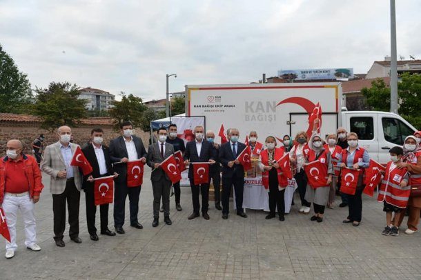 Gebze Kaymakamlığımız ve Gebze Belediyemizin düzenlediği 15 Temmuz Demokrasi ve Milli Birlik Günü programında Türk Kızılay'ı Gebze şubemizin standındayız.