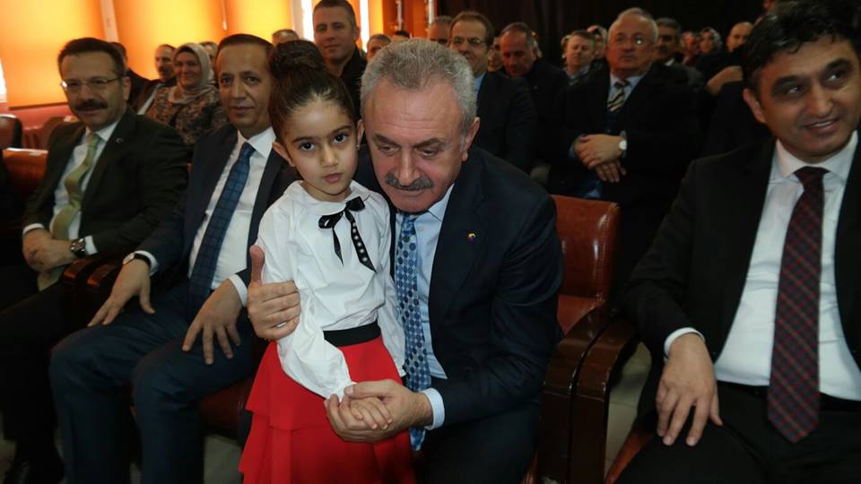 Kocaeli Valimiz Sn. Hüseyin AKSOY ve ilçe protokolümüzün yetkilileri tarafından eğitime ve bölgemizin gelişimine sağladığı tüm katkılardan dolayı Başkanımızın tebrik edilerek, plaketini Valimizin elinden almasının gururunu yaşadık.