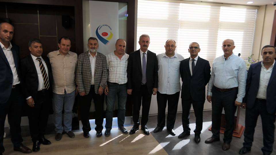 Gebze Ticaret Odası Geleneksel Bayramlaşma Törenimizi, Meclis Başkanımız, Yönetim Kurulu Üyelerimiz ve Meslek Komite Üyelerimizin katılımı ve Başkanımızın ev sahipliğiyle Odamız Meclis Salonunda gerçekleştirdik. 