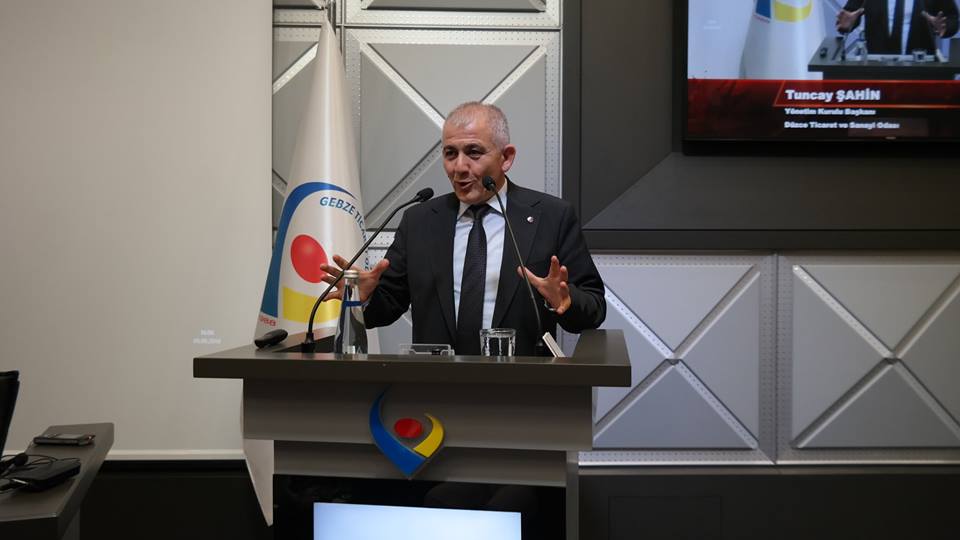 Meclis ve Müşterek Meslek Komite toplantımızda konuşan Başkanımız; ülkemizin ekonomide yaşadığı zor günleri iş dünyası olarak birlik ve beraberlik içinde aşacağımızı dile getirdi.