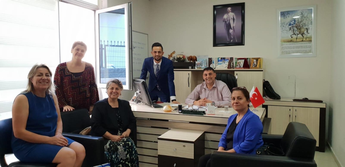 Yeni eğitim öğretim yılının başlaması dolayısıyla 23. Meslek Komite Başkan ve meslek komite üyelerimiz, bölgemizde faaliyet gösteren eğitim kurumlarını ziyaret ederek yeni dönemde başarı dileklerini ilettiler.