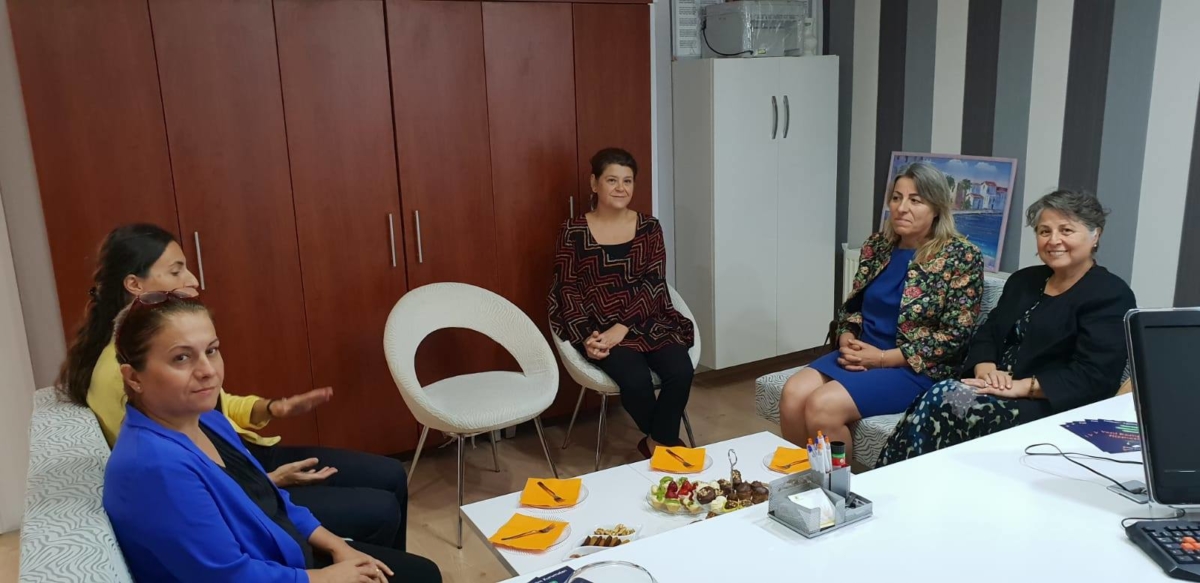 Yeni eğitim öğretim yılının başlaması dolayısıyla 23. Meslek Komite Başkan ve meslek komite üyelerimiz, bölgemizde faaliyet gösteren eğitim kurumlarını ziyaret ederek yeni dönemde başarı dileklerini ilettiler.