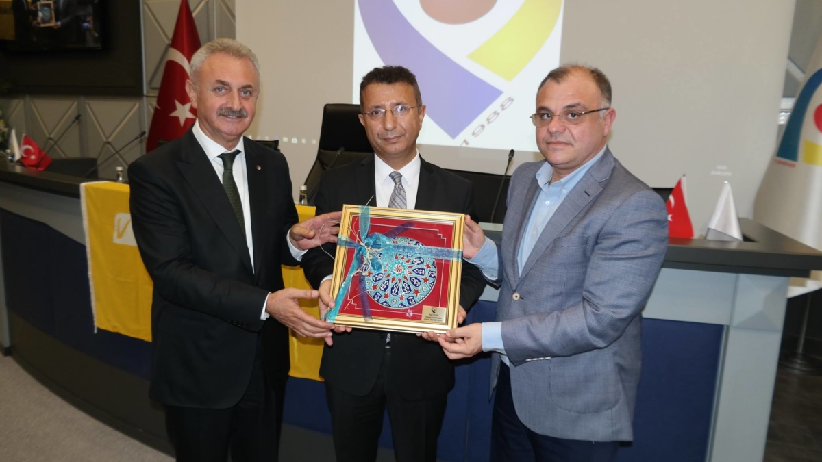 Üyelerimizin E-Ticarette yer almaları amacıyla Vakıfbank ve Alibaba.com işbirliğindeki projenin detaylarının açıklandığı toplantı Odamızda gerçekleştirildi.