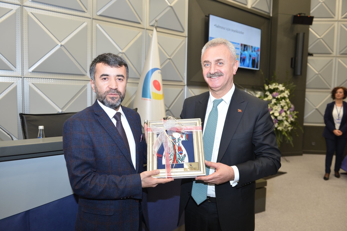 Doğu Türkistan Dramı konulu konferans Odamız Meclis Salonu nda gerçekleştirildi.
