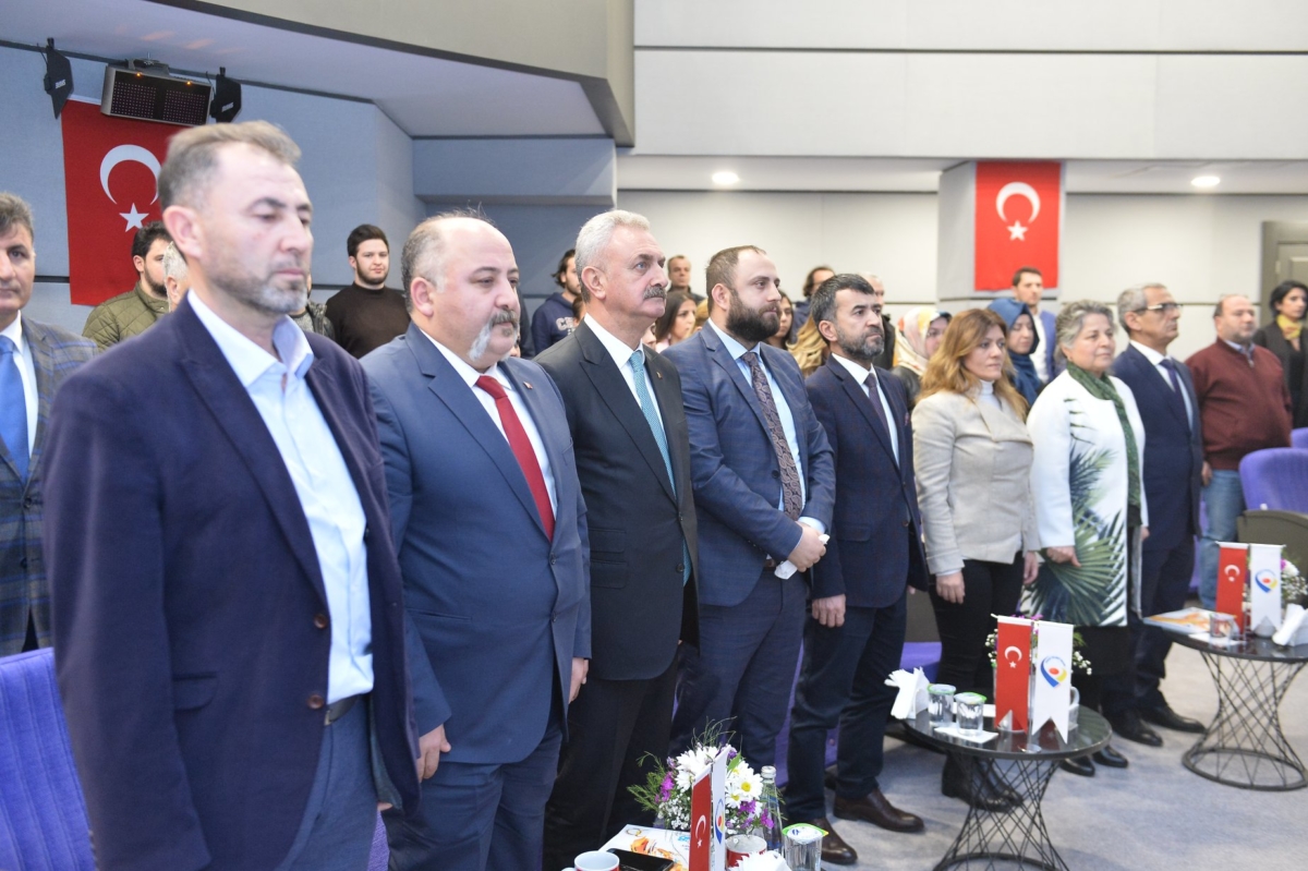 Doğu Türkistan Dramı konulu konferans Odamız Meclis Salonu nda gerçekleştirildi.